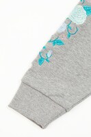 ヴィクトル・ニキフォロフモデルのパーカー。