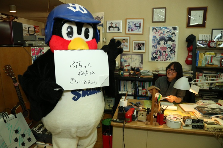 左からつば九郎、あだち充。