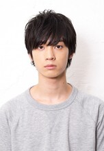 鳴子章吉役の百瀬朔。