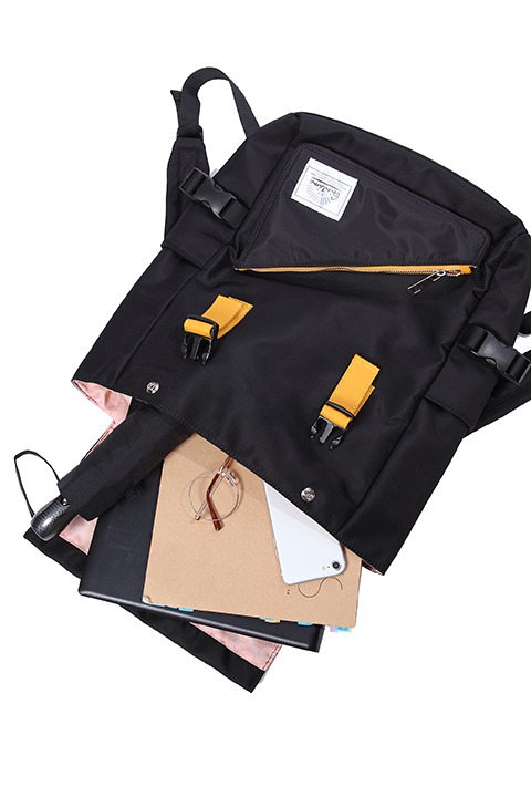「銀魂」沖田総悟モデルのコラボレーションリュック。