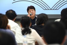 長崎尚志による講座「本気でマンガ原作者を目指してみないか？」の様子。