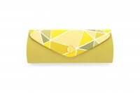 六弥ナギモデルのプレミアムラインに付属するメガネケース。