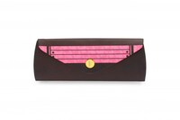 百モデルのプレミアムラインに付属するメガネケース。