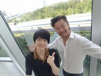 左から神木隆之介、浅野忠信。