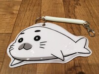 「シブヤキュ ハラジュキュ イットキュ～？GO！GO！ゴマちゃんスタンプラリー」のオリジナルパスケース。