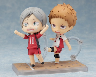 「夜久さん愛のムチ（飛び蹴り専用下半身パーツ）」を使用した様子。