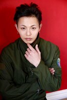 ジーン・オータス役の荒木宏文。