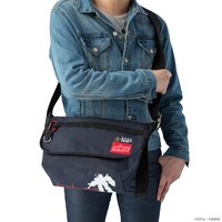 「Manhattan Portage×STRICT-Gコラボ ビンテージメッセンジャーM」のRX-78-2。
