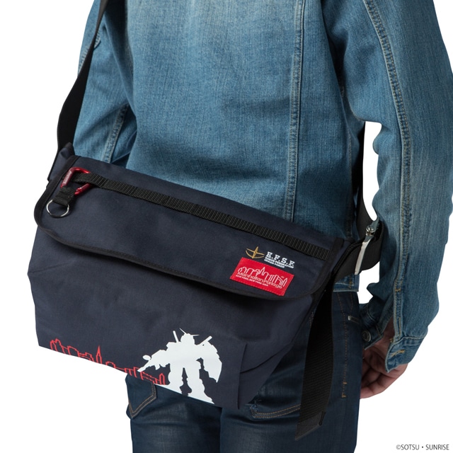 「Manhattan Portage×STRICT-Gコラボ ビンテージメッセンジャーM」のRX-78-2。