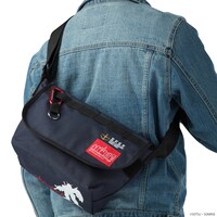「Manhattan Portage×STRICT-Gコラボ カジュアルメッセンジャーS」のRX-78-2。