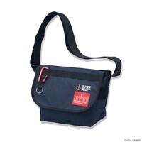 「Manhattan Portage×STRICT-Gコラボ カジュアルメッセンジャーS」のRX-78-2。