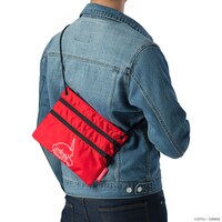 「Manhattan Portage×STRICT-Gコラボ トリプルジッパーサコッシュ」のMS-06S。