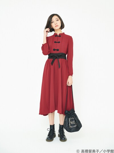 「らんま1/2 早乙女乱馬イメージワンピース」ボルドーの着用イメージ。