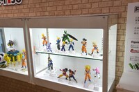 会場に展示されたフィギュア。