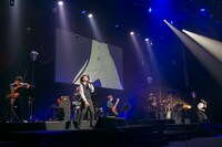 ONE III NOTESのパフォーマンス。