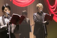 手前から下野紘、諏訪部順一。