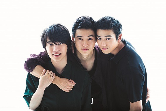左から神木隆之介、山崎賢人、新田真剣佑。 撮影／谷脇貢史