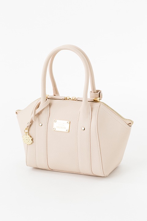 秋組モデルのバッグ。