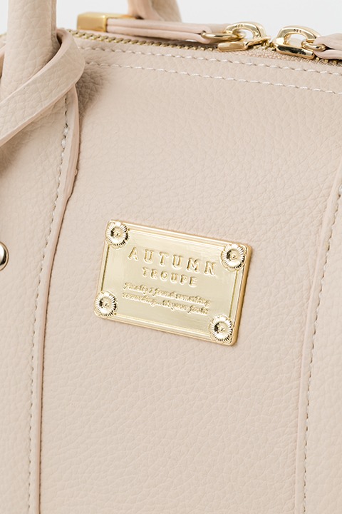 秋組モデルのバッグ。