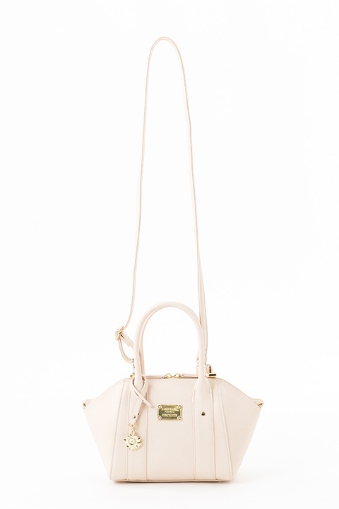 秋組モデルのバッグ。