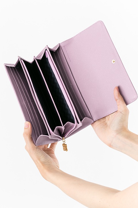 雪白東モデルの長財布。