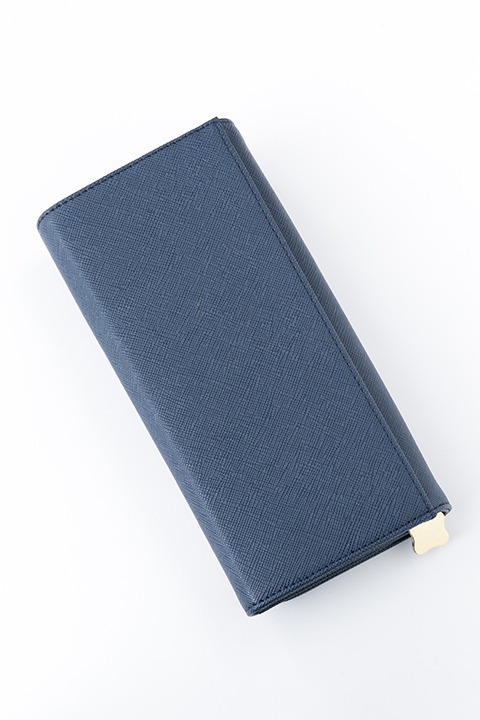 御影密モデルの長財布。