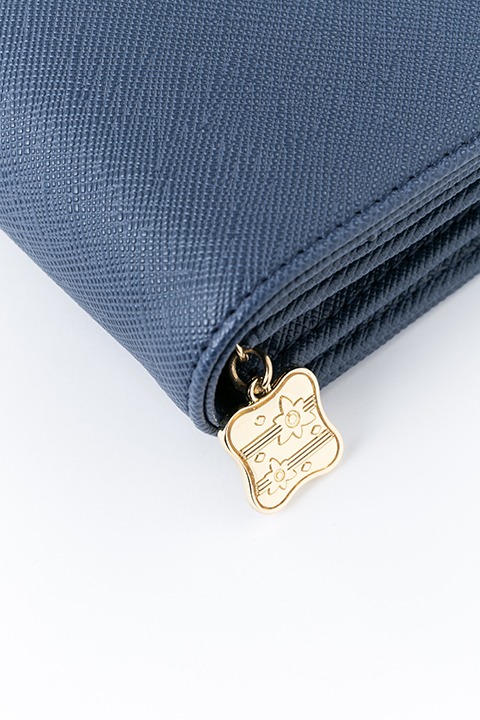 御影密モデルの長財布。