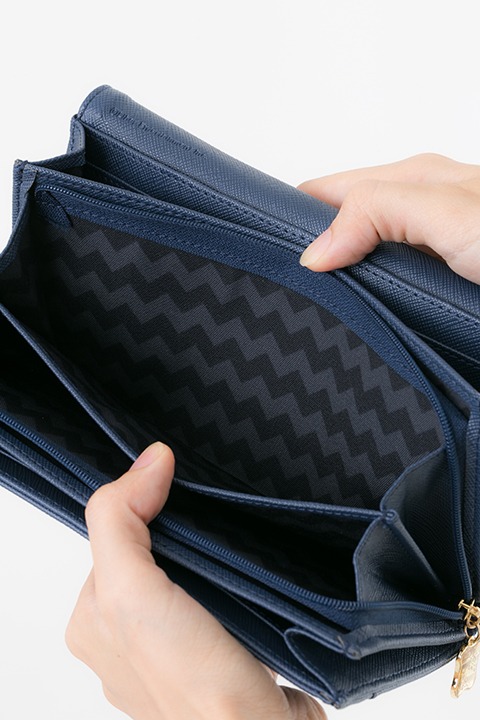 御影密モデルの長財布。