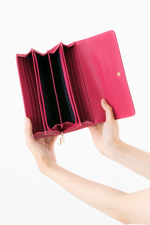 有栖川誉モデルの長財布。