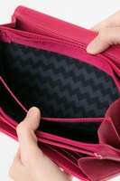 有栖川誉モデルの長財布。