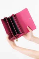 七尾太一モデルの長財布。