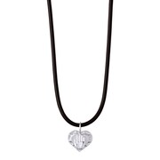 空条承太郎モデルのネックレス（革紐タイプ）。