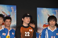 若林源三役の中村龍介。