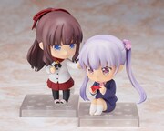 「ねんどろいど 滝本ひふみ」と「ねんどろいど 涼風青葉」を並べた様子。