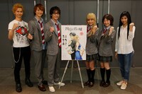 舞台「四月は君の嘘」囲み取材の様子。左から相座武士役の横井翔二郎、渡亮太役の和田雅成、有馬公生役の安西慎太郎、宮園かをり役の松永有紗、澤部椿役の河内美里、井川絵見役の山下永夏。