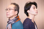 テレビアニメ「いぬやしき」で声優を務める小日向文世(左)と村上虹郎(右)。