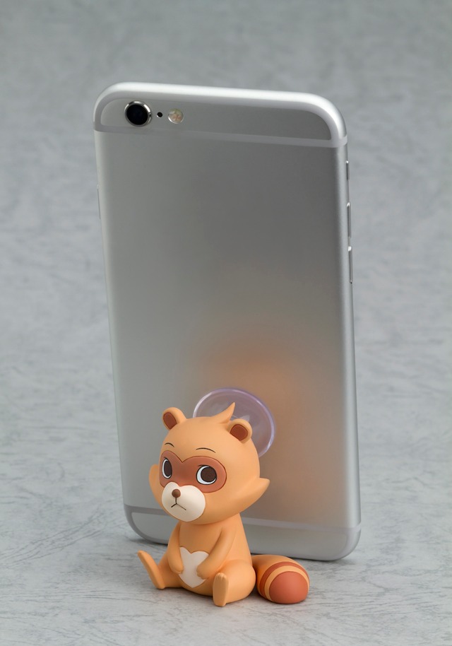 「有頂天家族2 カプセルトイ 矢四郎 スマホスタンド」の使用例。