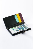 武藤遊戯モデルのスマートフォンケース（iPhone用）。