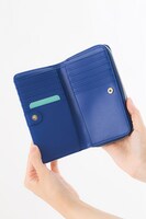 MooNsモデルの財布。