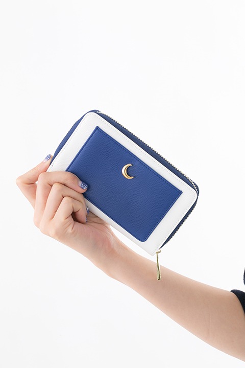 MooNsモデルの財布。