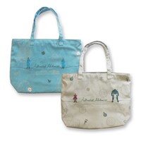 「鋼の錬金術師展」で先行販売されるビッグトートバッグ。