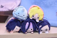 サンリオがデザインとプロデュースを担当した「鋼の錬金術師」のグッズ。