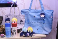 サンリオがデザインとプロデュースを担当した「鋼の錬金術師」のグッズ。