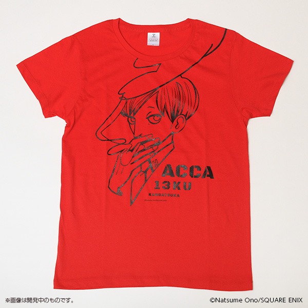 「タバコをくゆらせるジーンTシャツ」