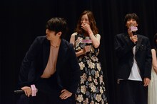 映画を観終え、黒羽麻璃央に感想を伝えたときの様子を再現する佐伯大地。