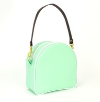 「ちゅんコレ」のポーチ。