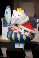 王さまニャーの着ぐるみ