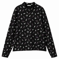 店舗限定アイテムのハイネックTシャツ（セーラームーン）。