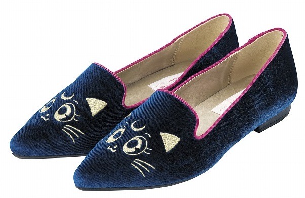 店舗限定アイテムのオペラシューズ（セーラームーン）