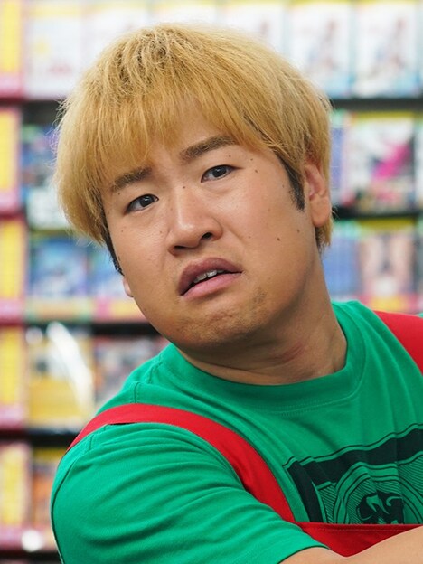 坂田安吾役の森田甘路。